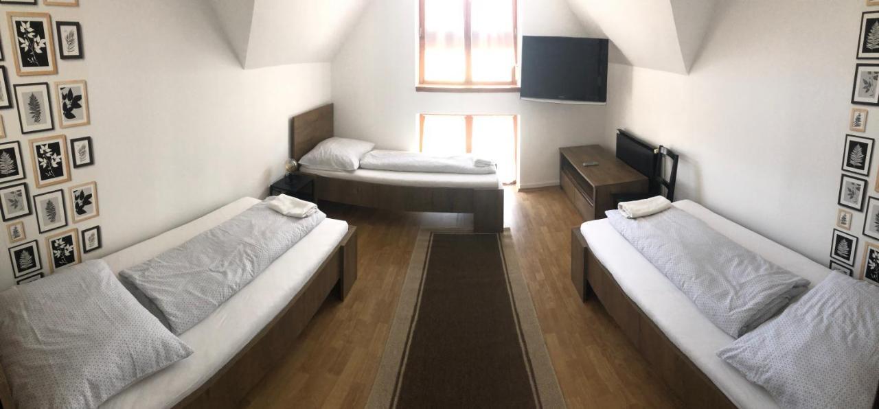Petra Vendeghaz Hotel Szekszard Luaran gambar