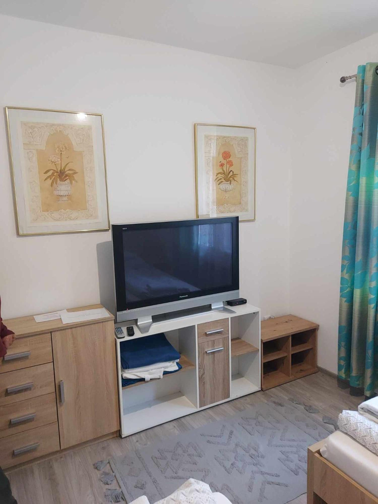 Petra Vendeghaz Hotel Szekszard Luaran gambar
